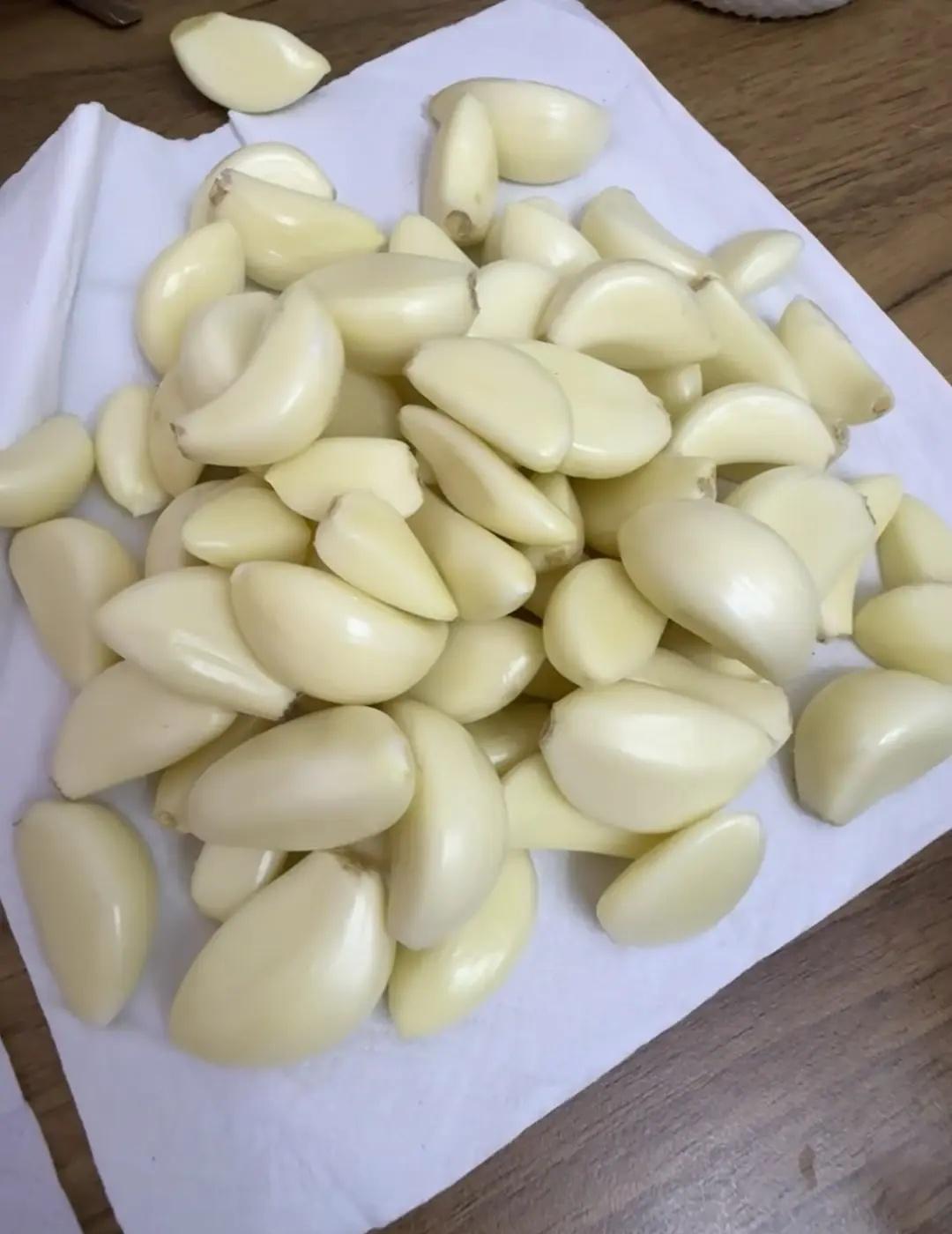 斯诺克世锦赛1/4，吴宜泽13:8瓦菲，晋级4！当八强全员盯着赵心童，却杀出黑马