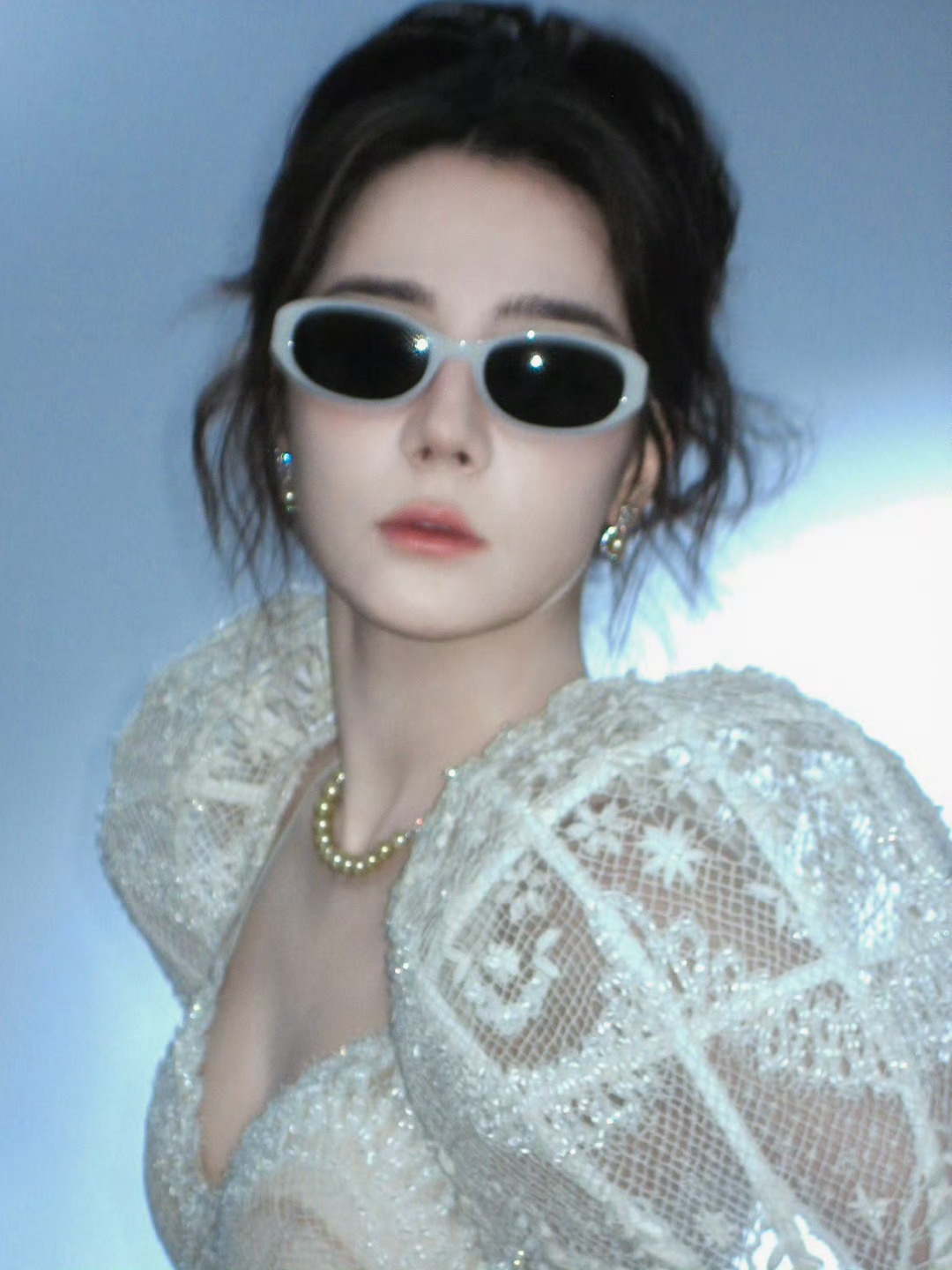 迪丽热巴重新定义审美迪丽热巴定义审美迪丽热巴工作室晒新图：迪丽热巴顺手把审美重新