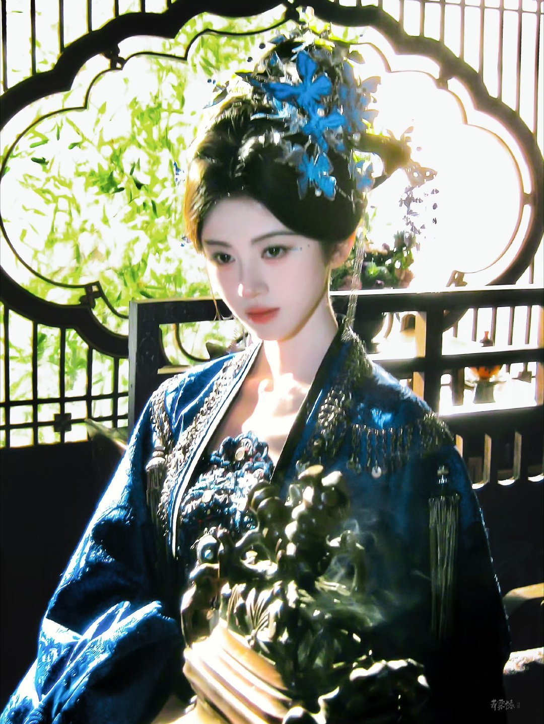 jjy鞠婧祎阿黛jjy鞠婧祎来战欺人若彩虹，遇上方知有。