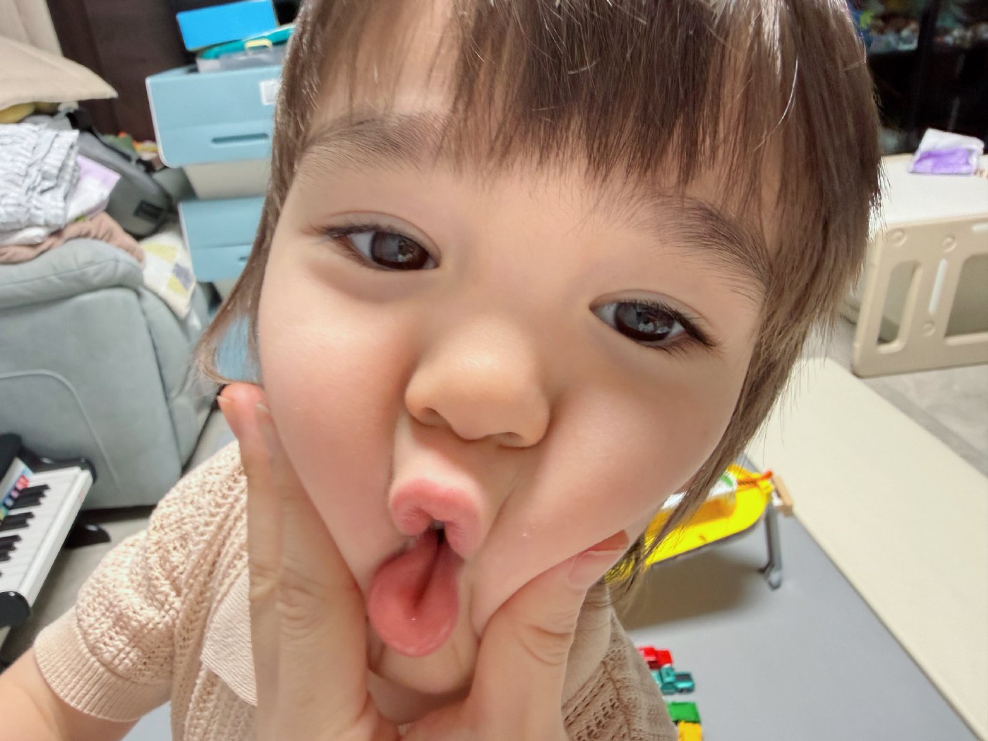 老师今天又给扎了小揪揪，真别致 