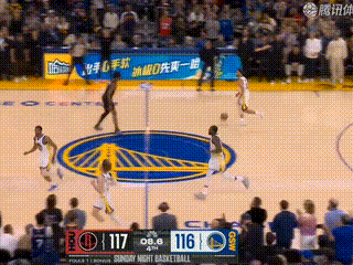 追梦格林最后对波杰姆斯基有些意见。最后一攻，格林和场边的科尔都在喊波杰上来打双掩