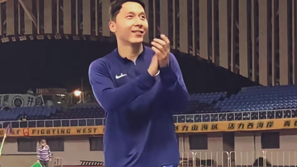 🔥热血归队！张卫放弃蜜月赴昆明，助力青岛海牛冬训冲超。中超重磅！32岁老将张卫