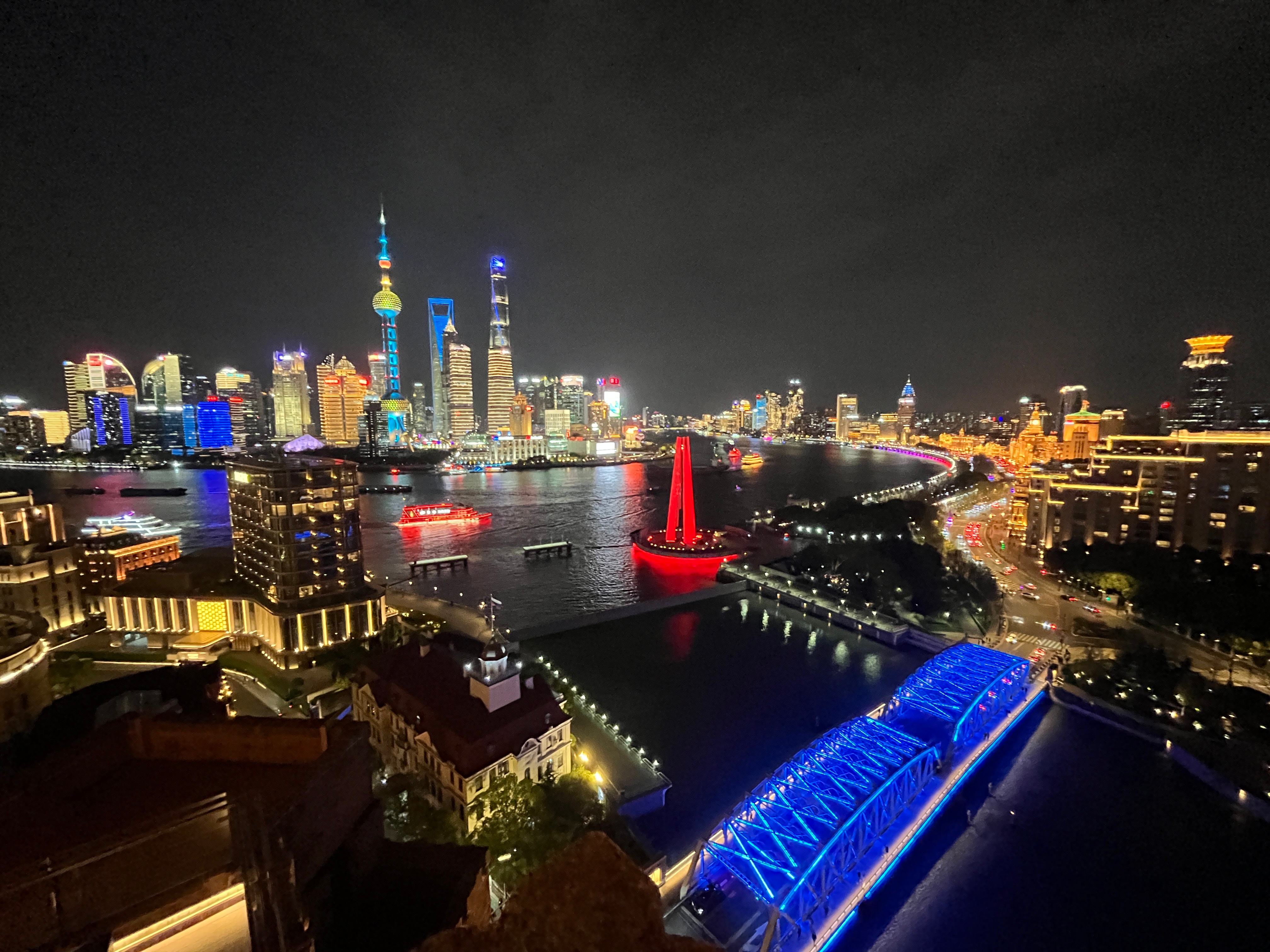 ISH！我知道微博大神们眼力都很厉害，有人看得出我今天跑到了哪个不网红打卡点哇