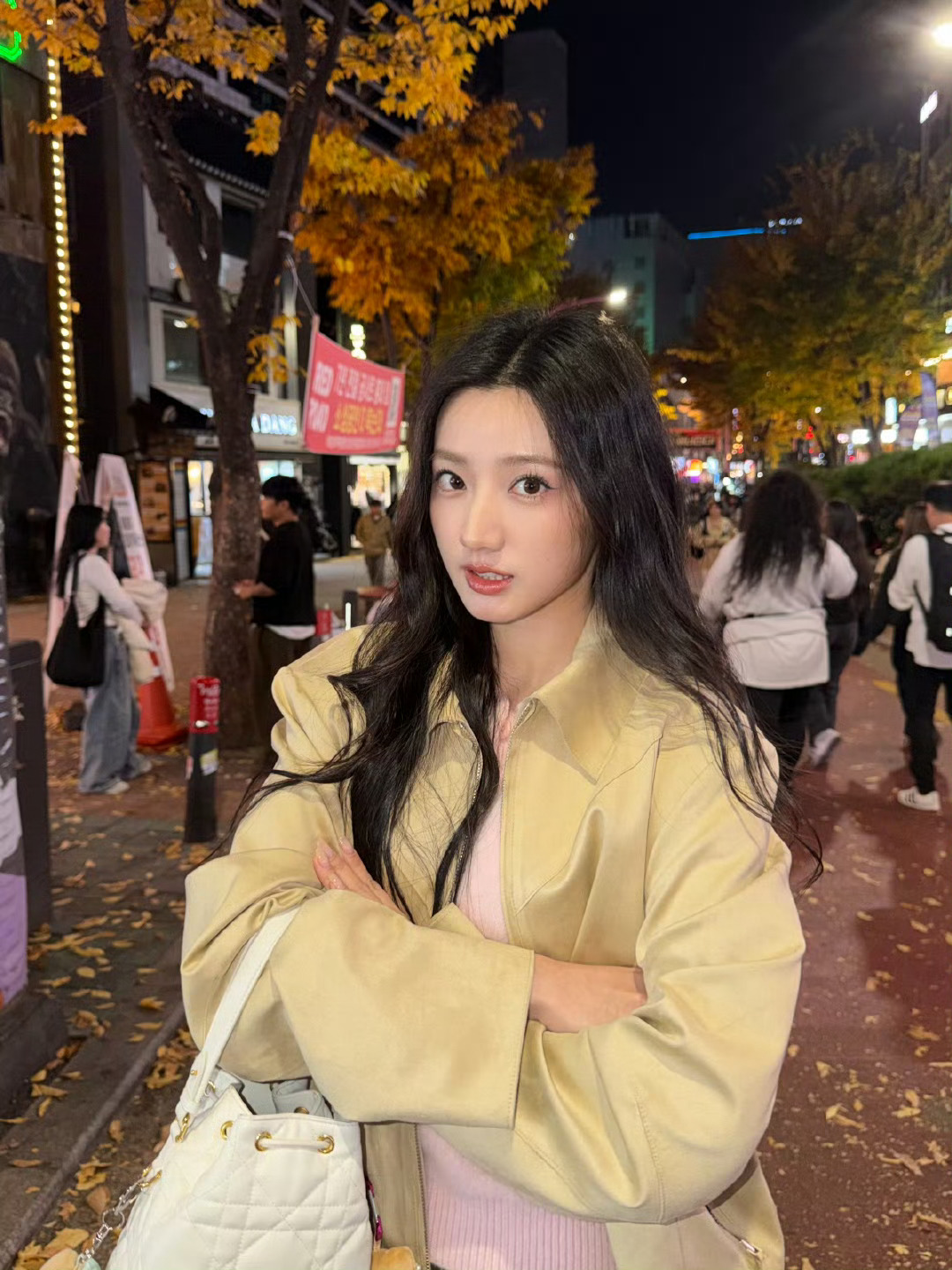 黄奕库存简直大大滴有嘛美腻猪猪～真的拍了好多照片呀嘻嘻 