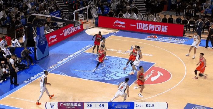 徐杰这一球大意了，被抢断进半场三分，逄砚钧这球和伊力福拉提谁强



徐杰最后这