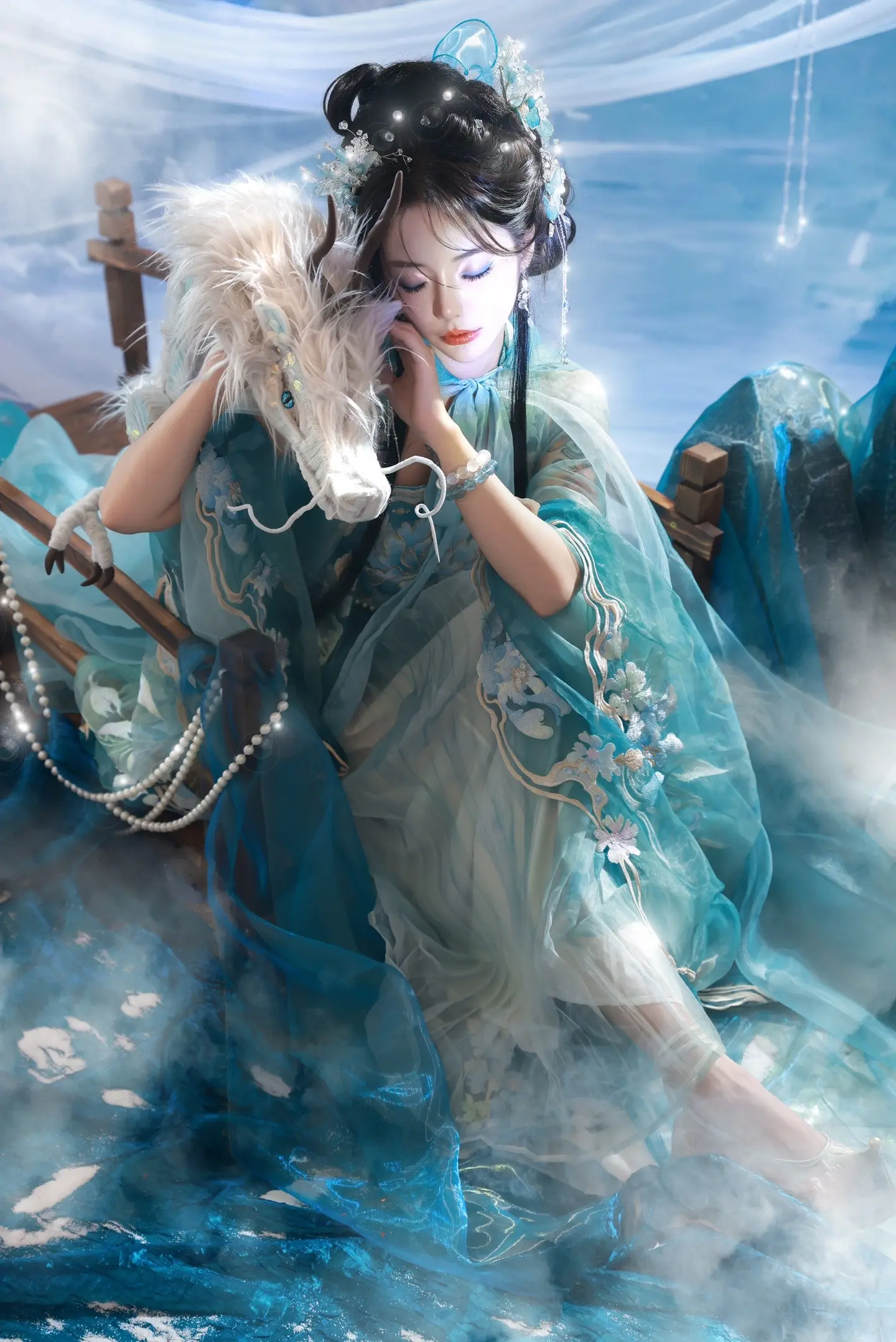 “吾乃东海龙女，见过本座，还不快快请安”“尔等今年，都归我管！”
