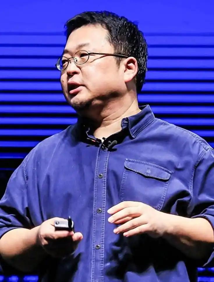 该来的终于还是来了！四处炮轰新东方、痛击西贝，老罗在互联网骂战里看似屡战屡胜，仇