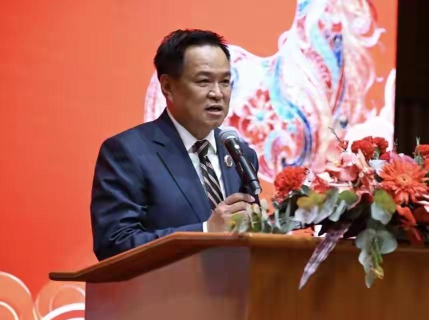 ​泰国自豪党在新的一轮选票中只获得少数的选票，为何最终能确定最后的胜利？在众议院