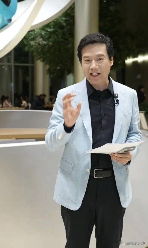 雷军确认第一代SU7停产雷军官宣：初代小米SU7正式停产，累计交付近37万辆。上