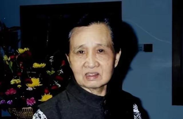 毛金花：她是毛主席的长女，却因战乱，流落民间几十年，如今94岁，依然健在。
19