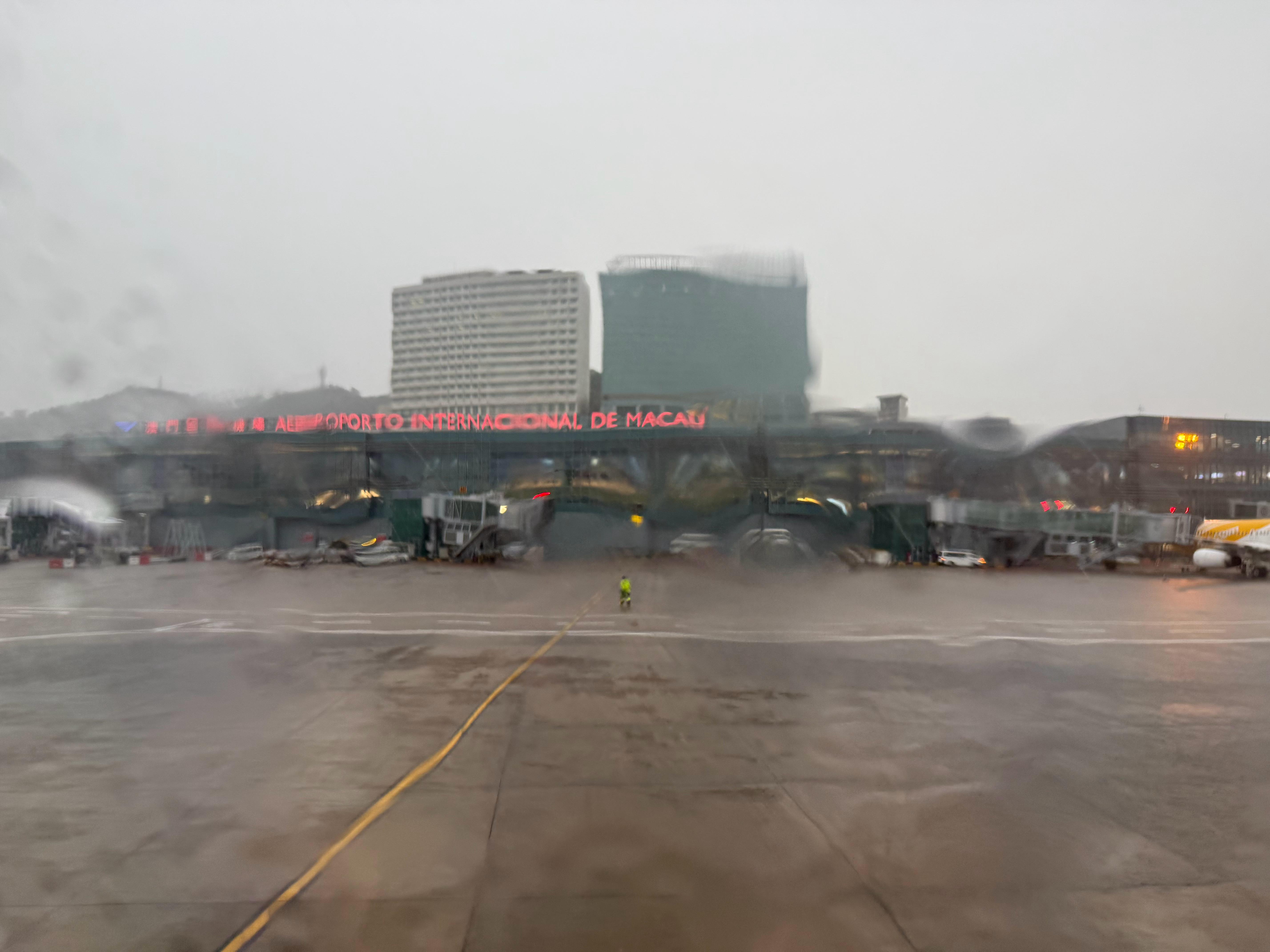 大雨 回去干活了 澳门·澳门国际机场