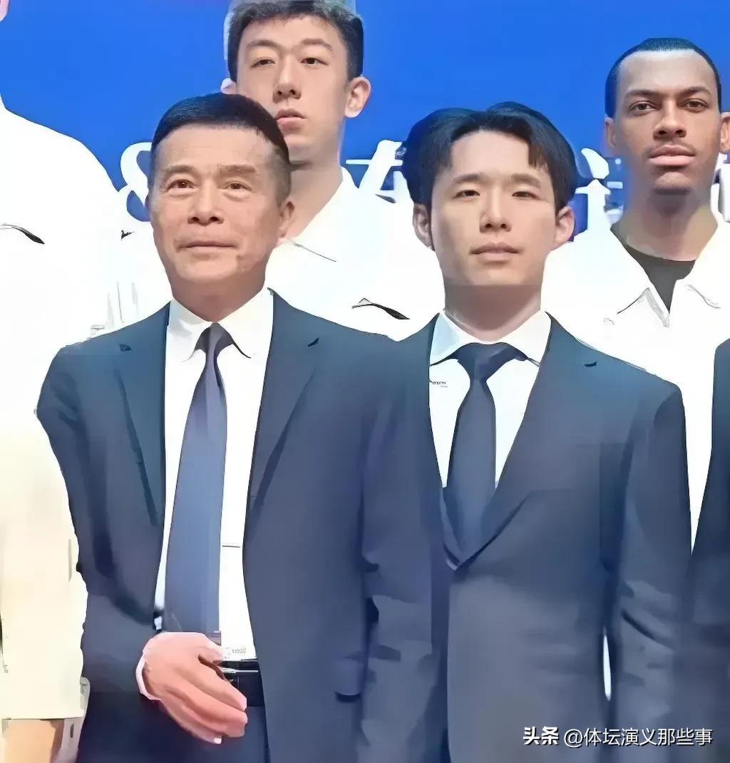 广东男篮陈老板终于明白什么叫养虎为患！如果说杜锋执教广东男篮前半期属于兢兢业业的
