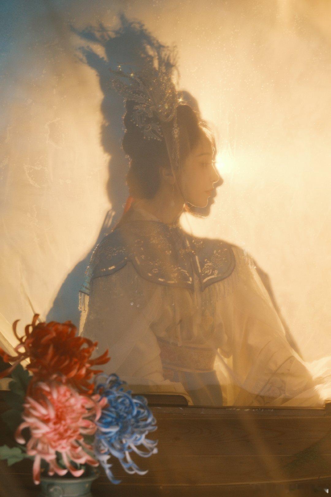  张小婉古风圈来新人了张小婉像从红楼梦里出来的 张小婉这组古风写真太惊艳了！银饰