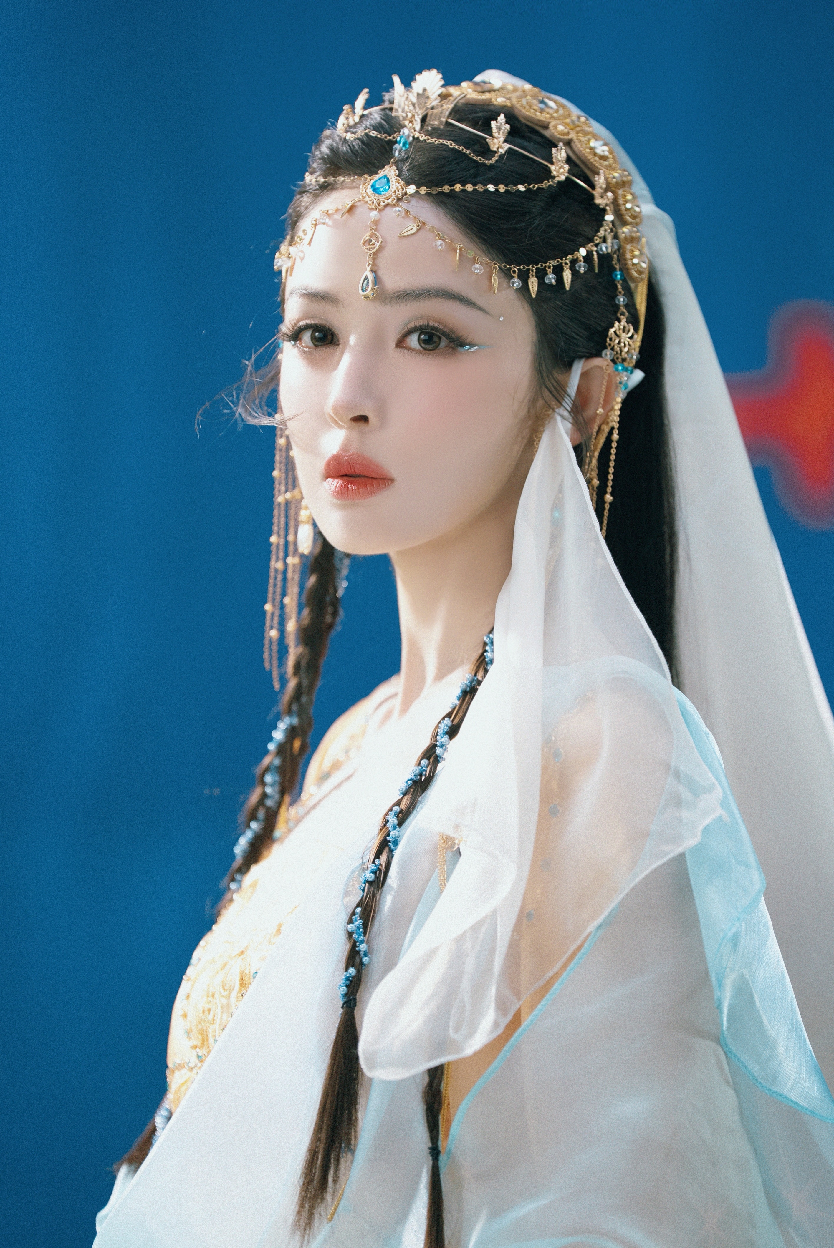 娜扎 面纱之下是更美的一张脸。。。 