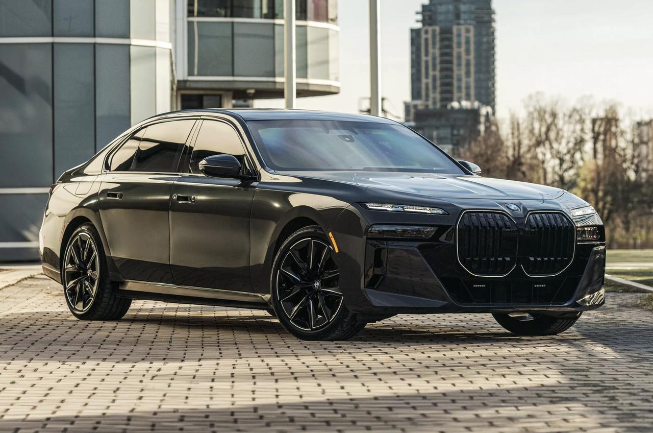 加拿大装甲车改装专家 Inkas 近日发布了一款基于全新宝马 760i 打造的重