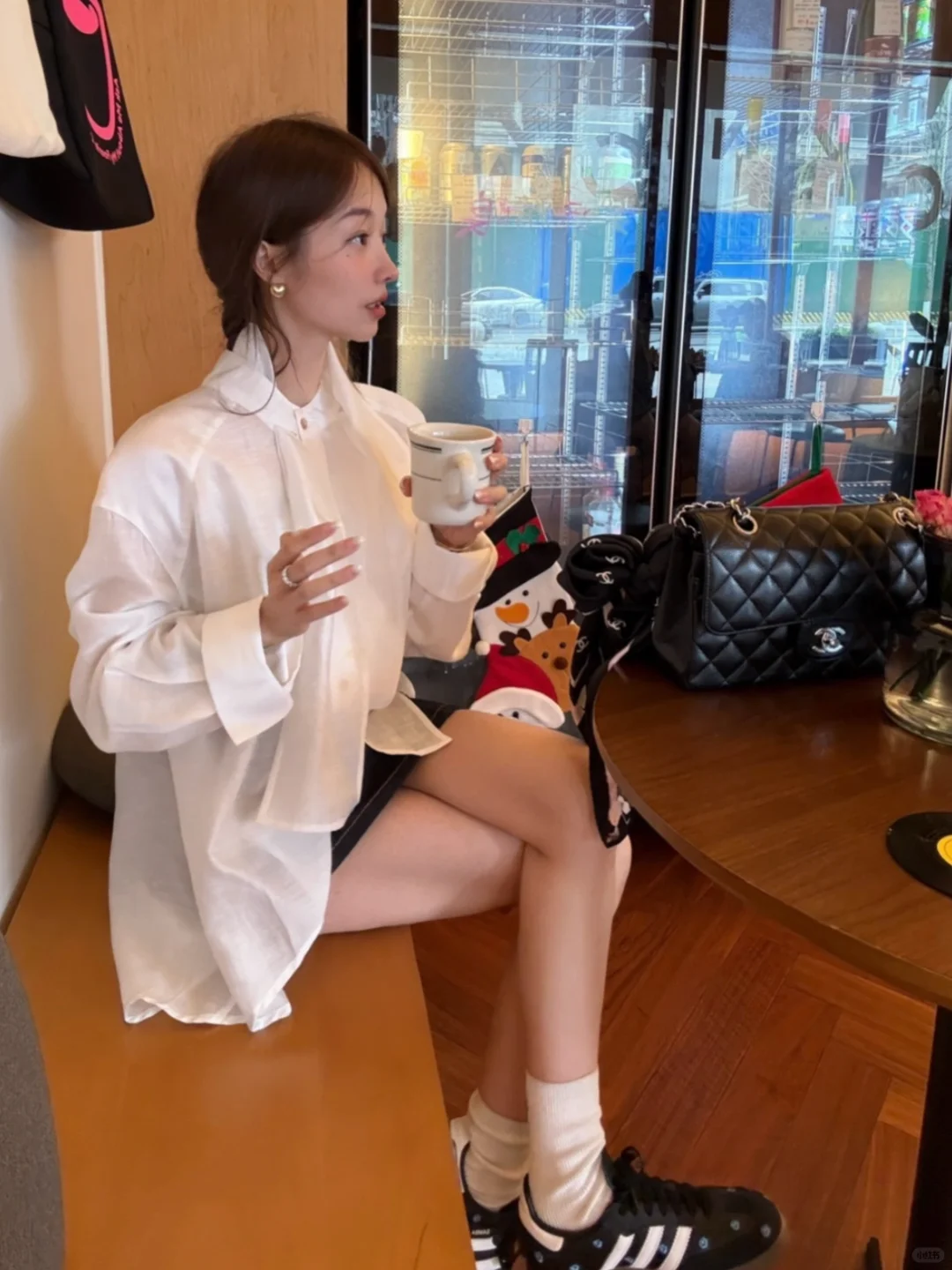 美丽还是白衬衫