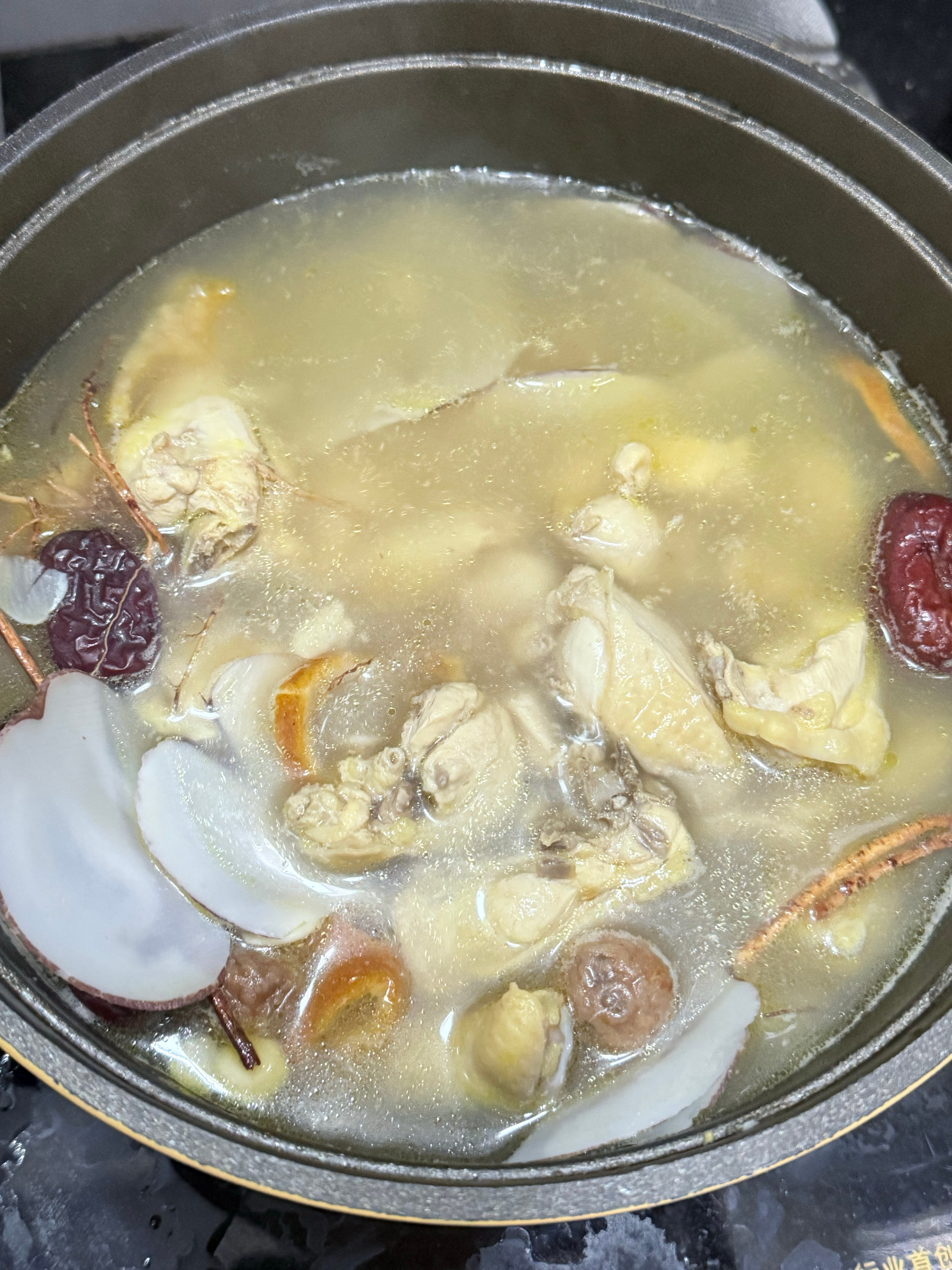 今天炖了鸡汤 许嘟嘟认证的好喝