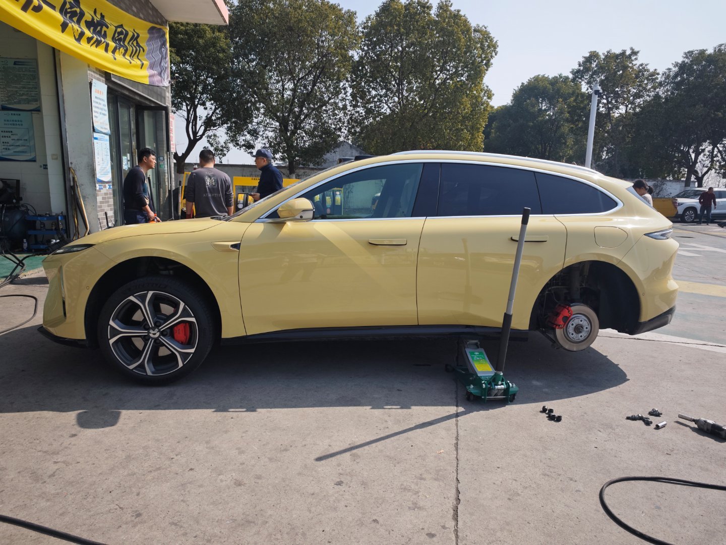 2.14春节一家人返乡上海到永城620公里。今年还是选择开蔚来，一路并不是很顺丰