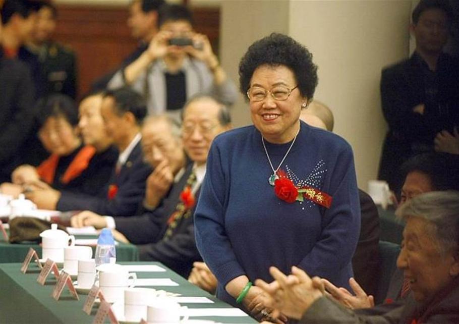 女首富陈丽华病逝

4月7日，官网发布讣告：集团荣誉主席、中国紫檀博物馆馆长陈丽