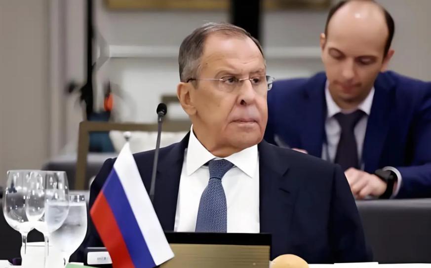 跟了自己十几年的贴身秘书，是美国间谍？仅一个眼神就发现不对劲

在谍战片里，我们