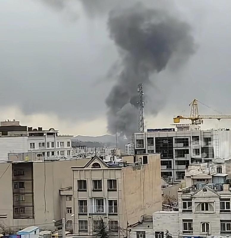 互殴升级！你炸我油库，我就袭击你核设施；你摧毁我海水淡化工厂，我就用炸弹给你洗地