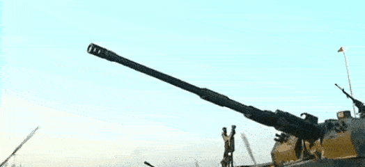 05A自行加榴炮威力惊人，坦克被击中秒变成渣！
05/05A式155毫米自行加榴