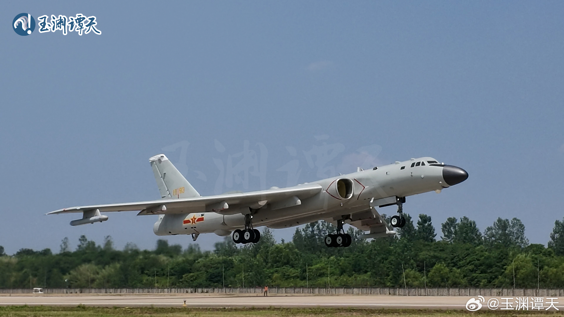 【独家画面：中国空军所谓专属摄影师来迟了 】中俄两军在日本海上空巡航 6月27日
