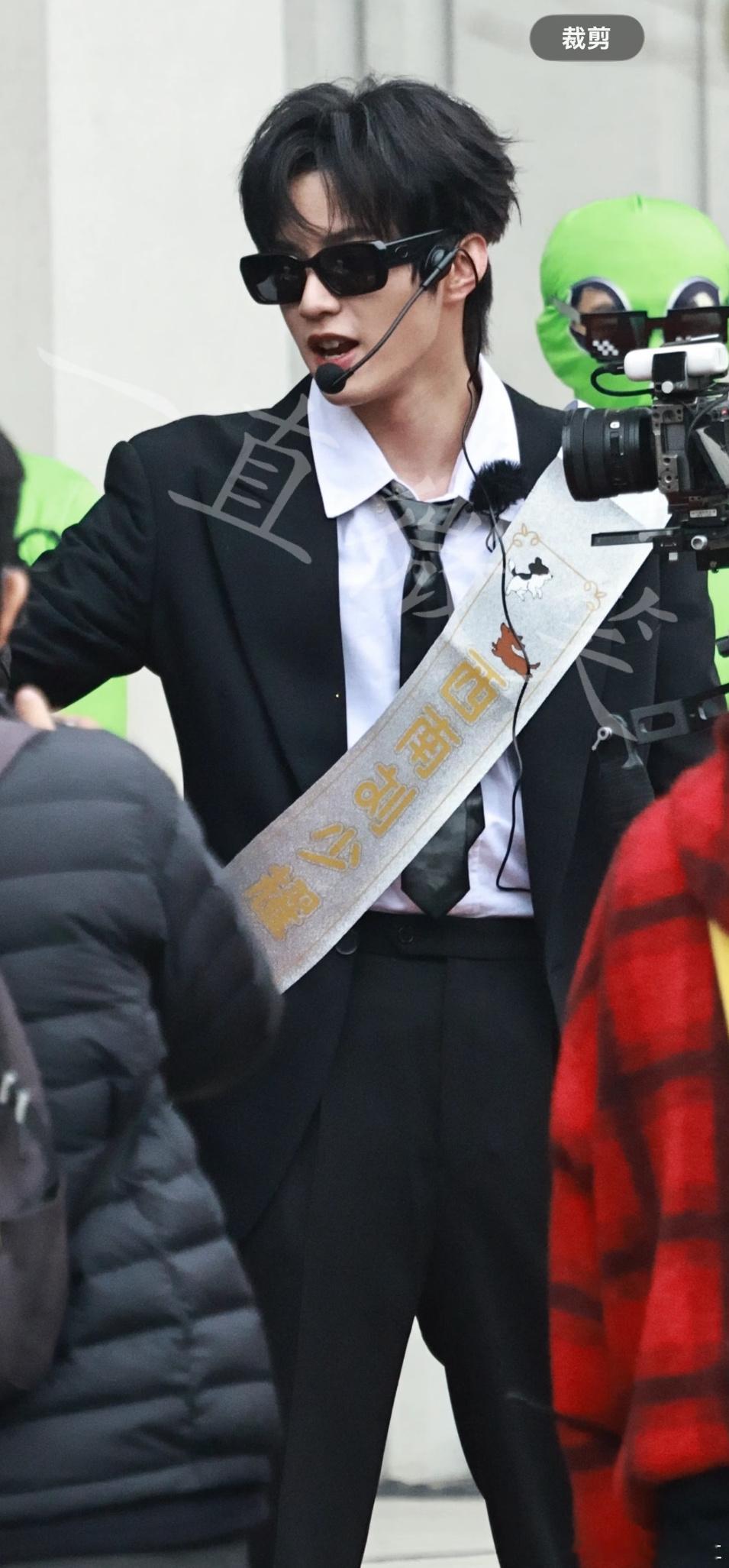 其实是西南刘少 