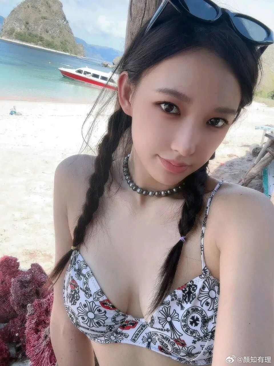 程潇 沙滩自拍照 