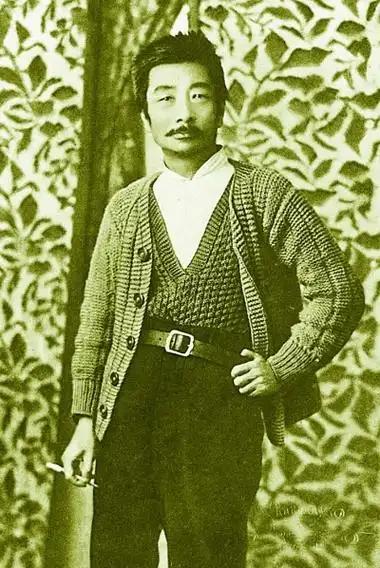 鲁迅和许广平擦出爱情火花，由此诞生一篇不朽小说！
1925年，鲁迅担任北京女师大
