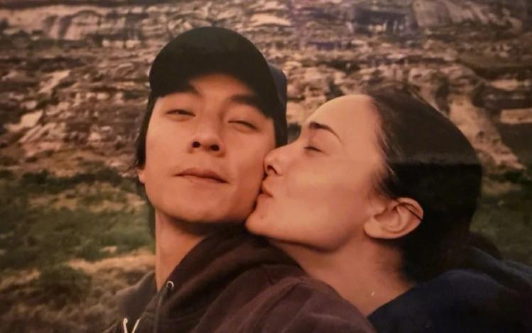 吴彦祖和妻子早年合照吴彦祖和妻子早年南非合照 7日，妻子晒出和吴彦祖早年在南非的
