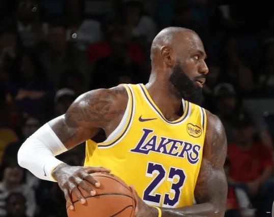 常规赛，。本场比赛，湖人球员出战33分钟，19投10中，其中三分球5投3中，罚球