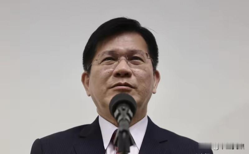 泰国总理阿努廷言辞义正公开表态:
“台湾是中国领土不可分割的一部分”、支持中国和