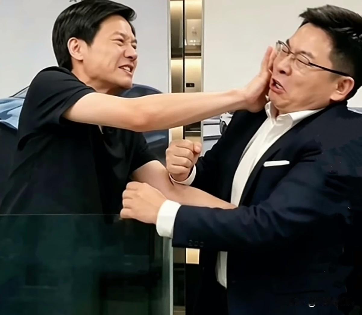 商业圈相声搭子！雷军余承东发布会隔空对梗，网友：俩人在说对口相声
 

 
网上