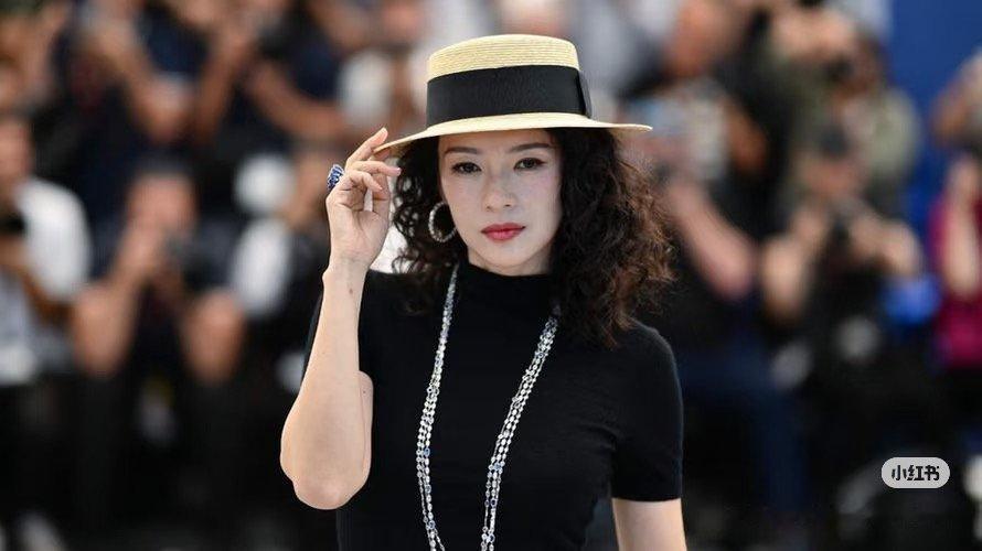 章子怡国民度赋能商业价值章子怡商业表现引发热议。长年影视作品积累深厚国民度与大众