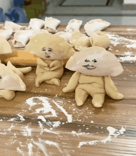 00后接管年夜饭：厨房没开火，八菜一汤全是“预制菜”

除夕夜，朋友圈都在晒满汉