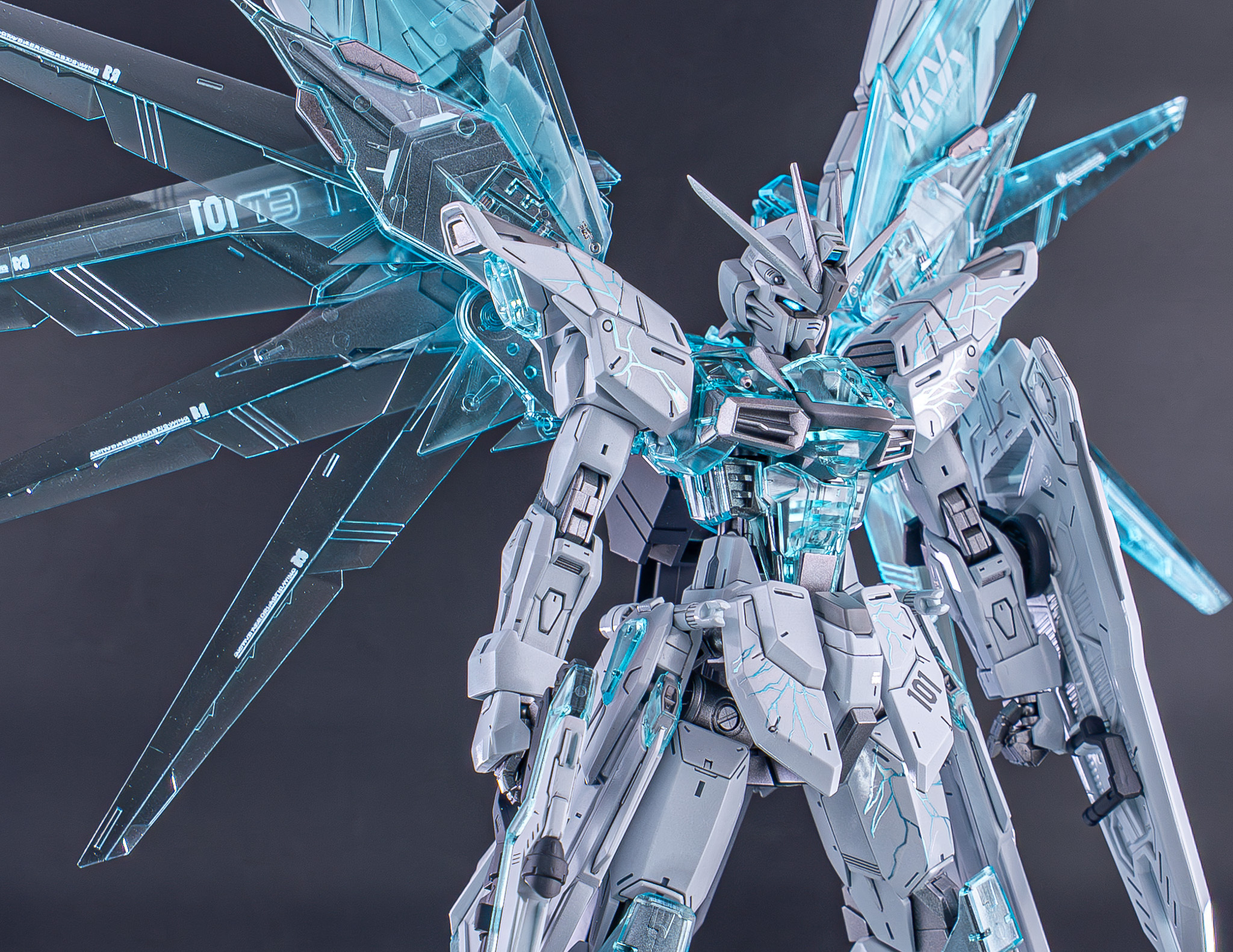 MG自由高达2.0[交叉配色/透明蓝]（by G-works）