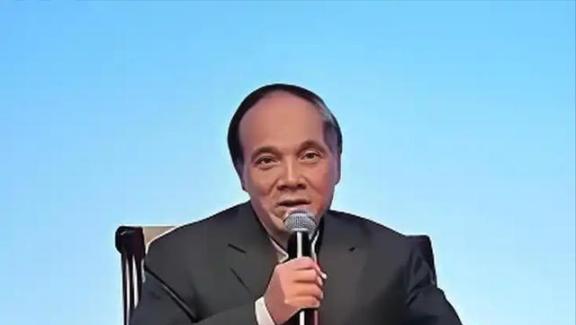 一个越南教授，当着全世界的面，扔下一句话。他说：“虽然我个人对中国有意见，但不得