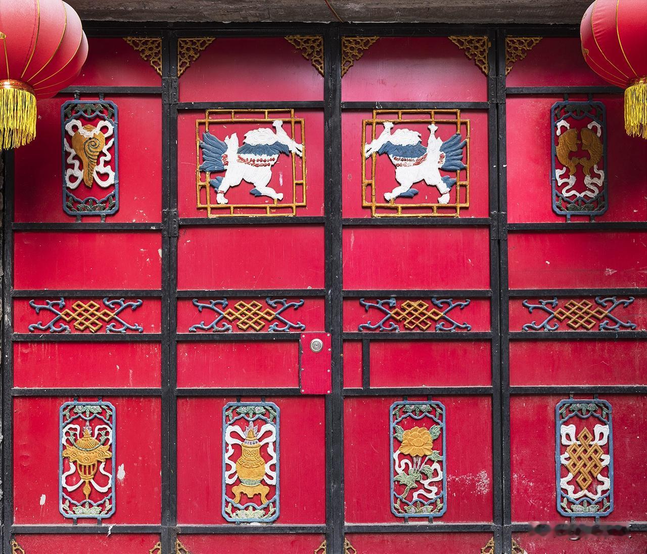 藏寨门面﹕之前对藏族门面并没有多少了解，自从2021年去四川理县甘堡藏族后，仔细