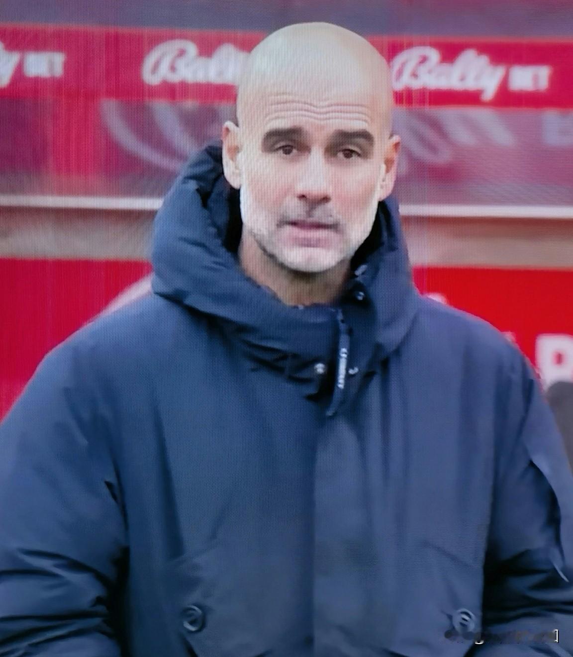 曼城迎来八连胜，
暂时登顶联赛积分榜！
英超第18轮曼城队率先开打，
客场挑战诺