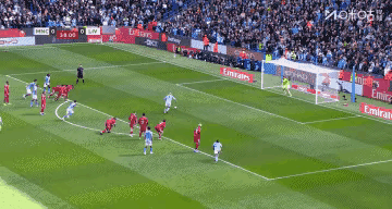 曼城 哈兰德真是利物浦的苦主，自哈兰德加盟曼城，9次对阵利物浦打进7球。哈兰德帽