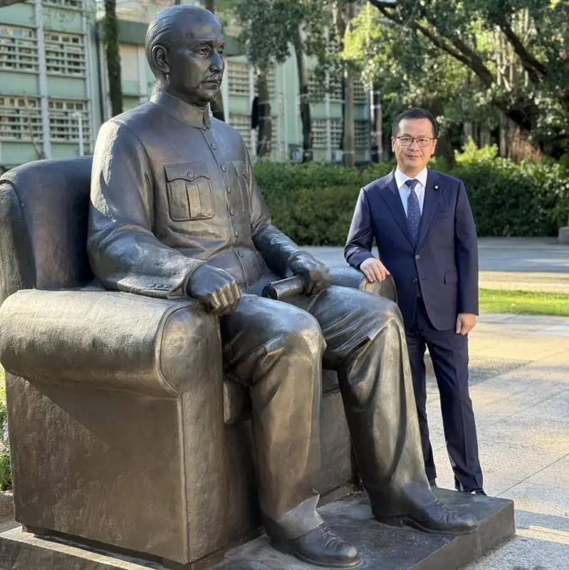 罗智强正式参选党主席 承诺征召卢秀燕

国民党立委罗智强今天正式宣布参选国民党党