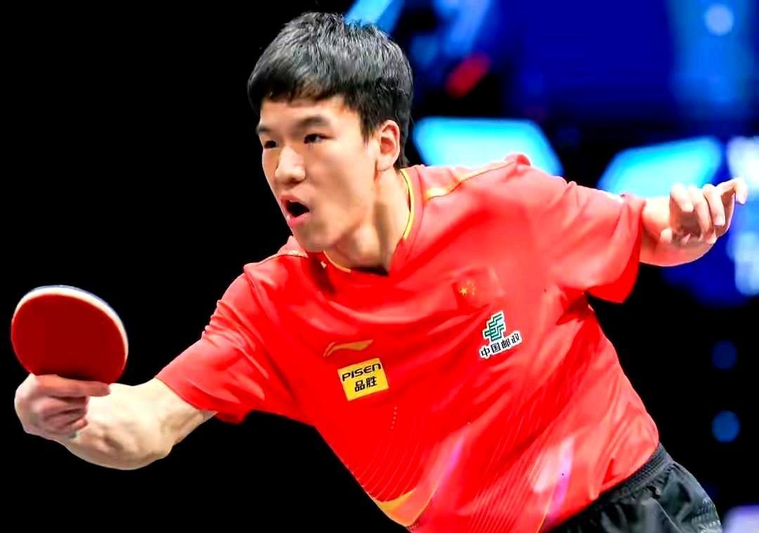 前十也翻车？向鹏3-4被削球手马特踢出32强。

领先两局都能被翻，看得人直拍大