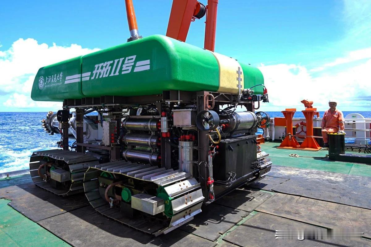 “开拓二号”深海采矿车再次试潜作业测试成功，南海的资源稳了！

由上海交大设计的