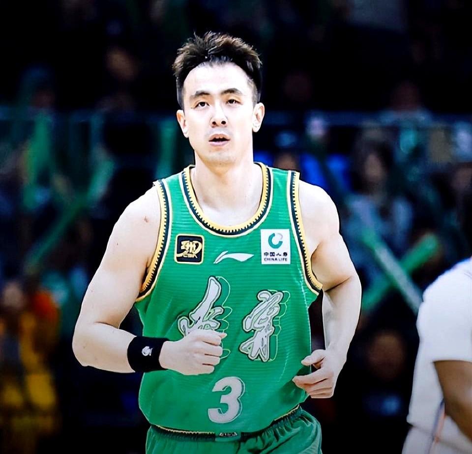 辽宁男篮这球赢得太悬了！

一度落后同曦男篮18分，半场挖了9分的坑，全场失误还