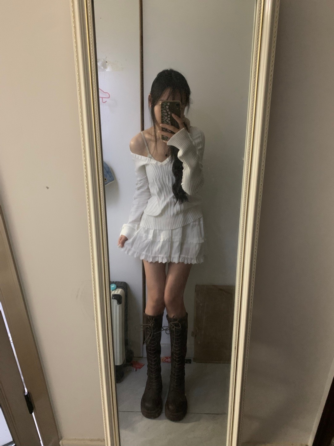 冬天到了真的好冷最近吃了好多好多东西控制不了[悲伤] 