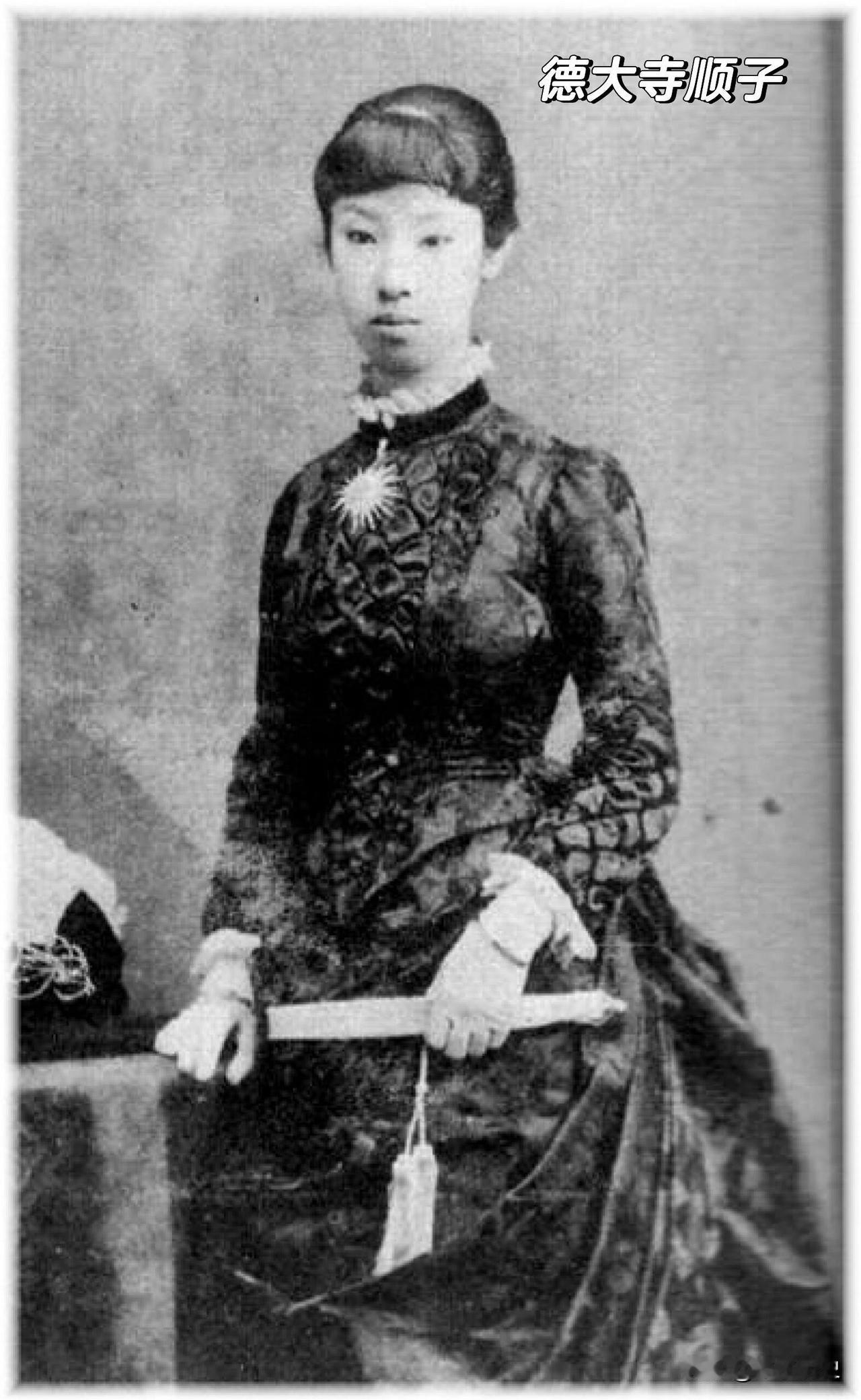 四位同年出嫁的顶级贵女||

都是1886年出嫁，还有些亲戚关系

德大寺顺子，