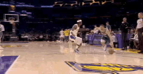 [钱][钱][钱]脸都不要了！湖人主场这哨子，是把球迷当瞎子吗？
 
就这球，我