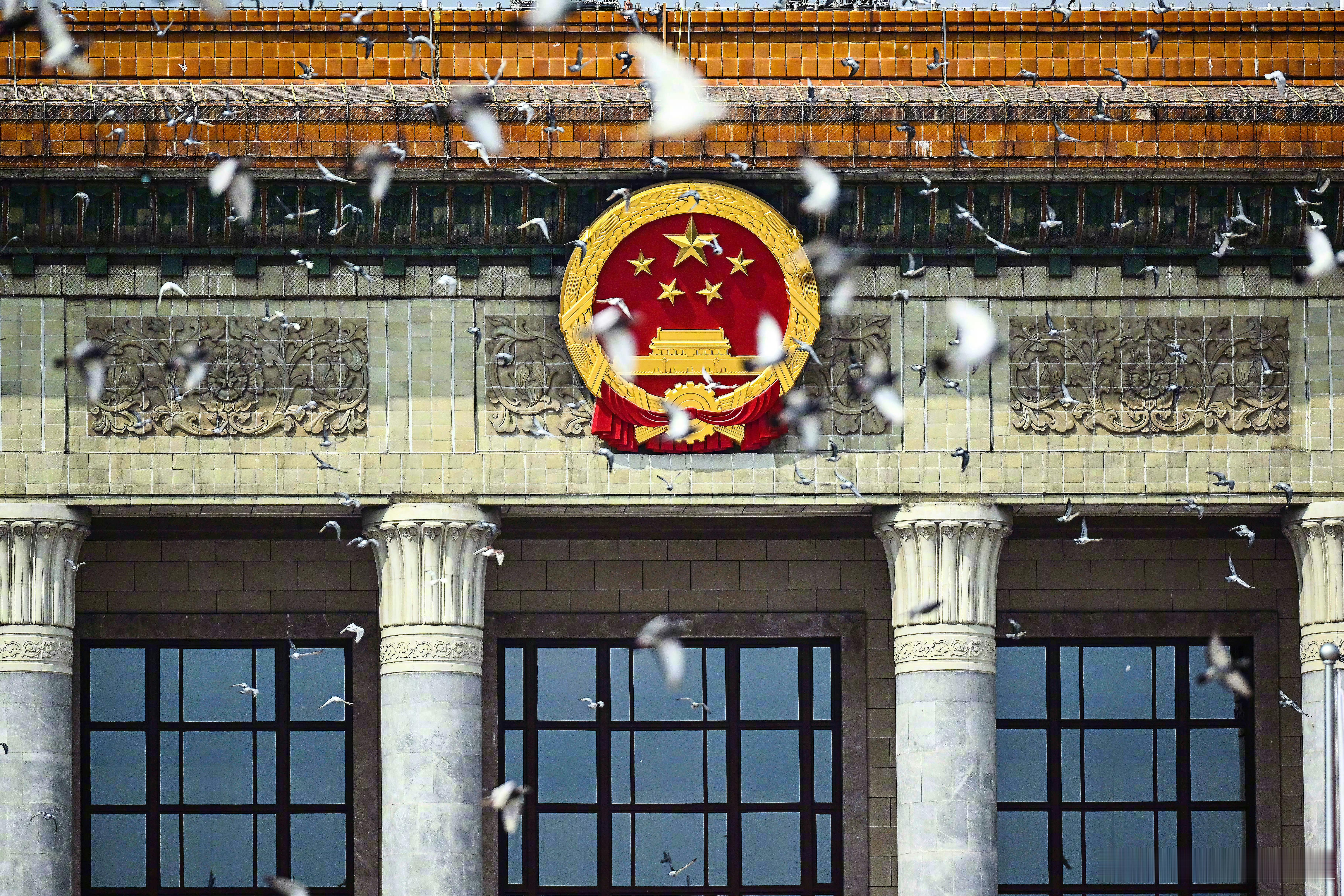 新华社有图必应新华社 必出神图的决心 ​亿点点震撼！亿点点好看！新华社吊臂让恐高