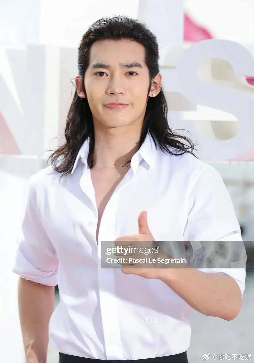 这照片简直两模一两样，于适到底长什么样子啊 